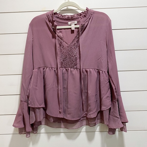 Closet Cleanout✨ Arizona Blouse (Size M) - Picture 1 of 3